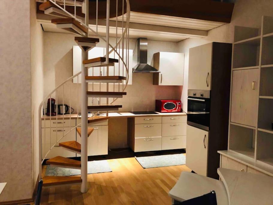 Grosse, Helle Wohnung Fuer Bis Zu 6 Personen Weinheim Exterior photo
